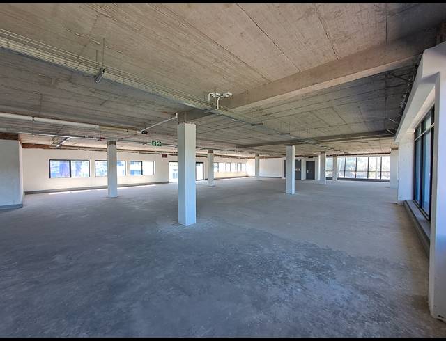 1,200M² OFFICE TO LET IN WAVERLEY